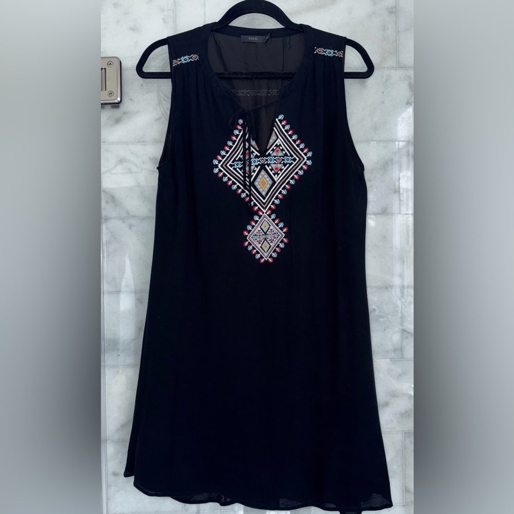THML Embroidered Boho Shift Dress Black Sleeveless Tunic Dress Size M